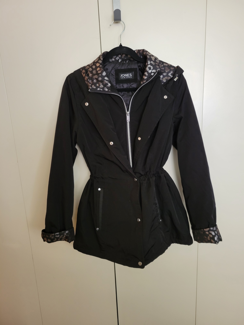 Jones New York Black Ski Jacket with Leopard-Print Lining
